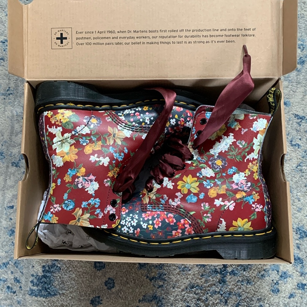 Dr Martens Pascal Floral boots US 7/EU 38 (New)
